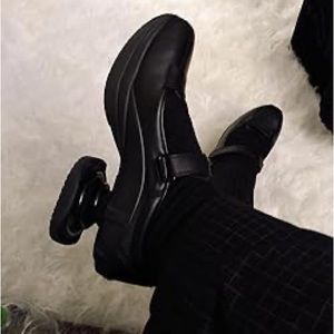 Z-CoiL Heel Sofia Black Leather Mary Jane ｜Size 7, Euro 38